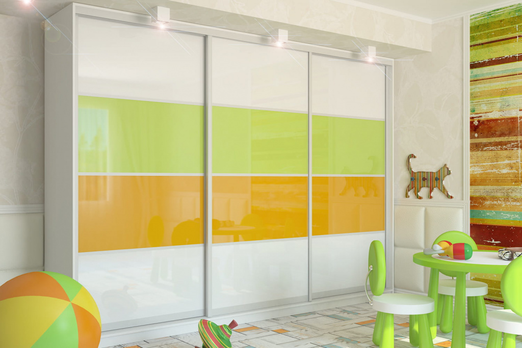 Прямой шкаф-купе в детскую